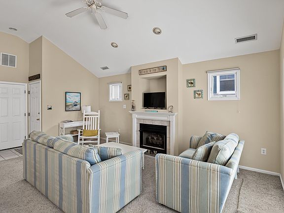 5th image of 1955 Asbury Ave #2