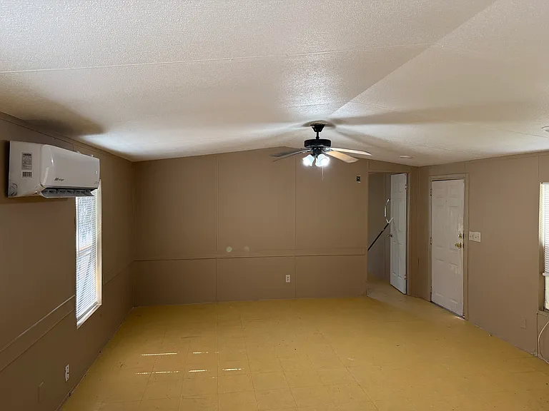 809 Heritage Ct — Photo 6