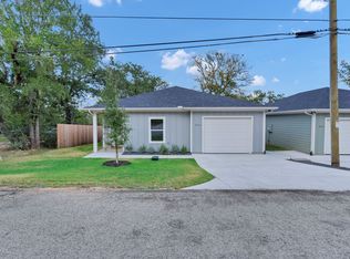 805 Branding Iron Trl, Granbury, TX 76049