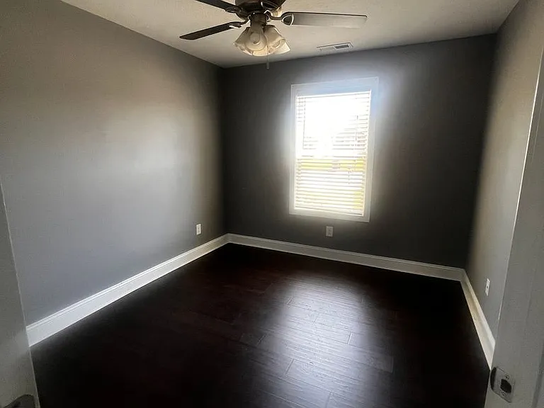 829 Shelton Cir — Photo 15