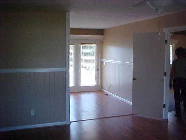 2nd image of 446 Paradise Rd
