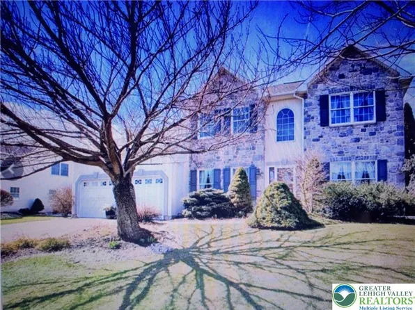 1560 Deer Path Rd, Easton, PA 18040