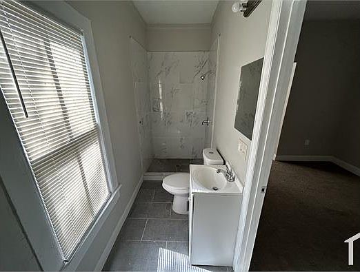 2nd image of 1431 Evergreen Ave