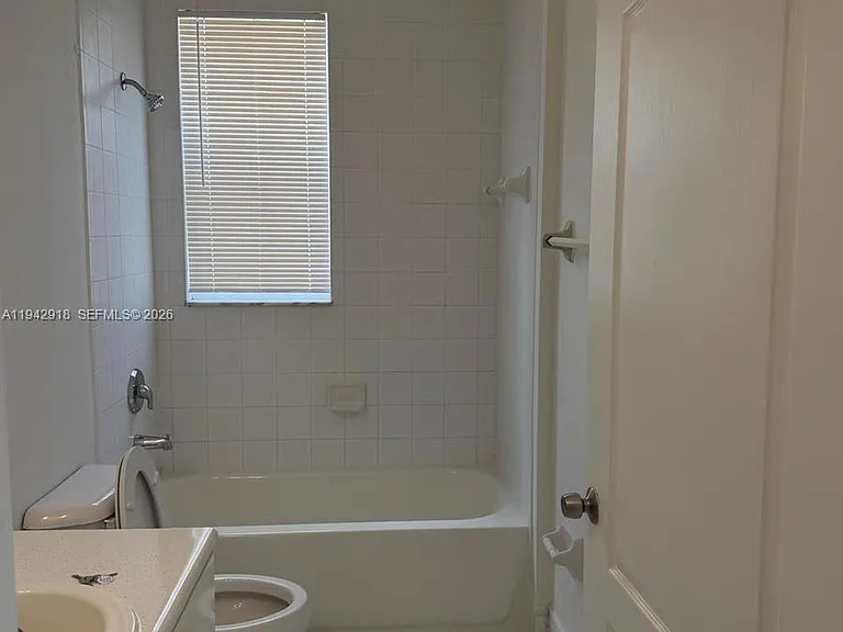 1656 SE 29th Ct #100 — Photo 13