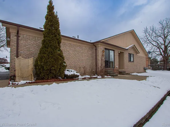 45292 Universal Ct, Shelby Township, MI 48317