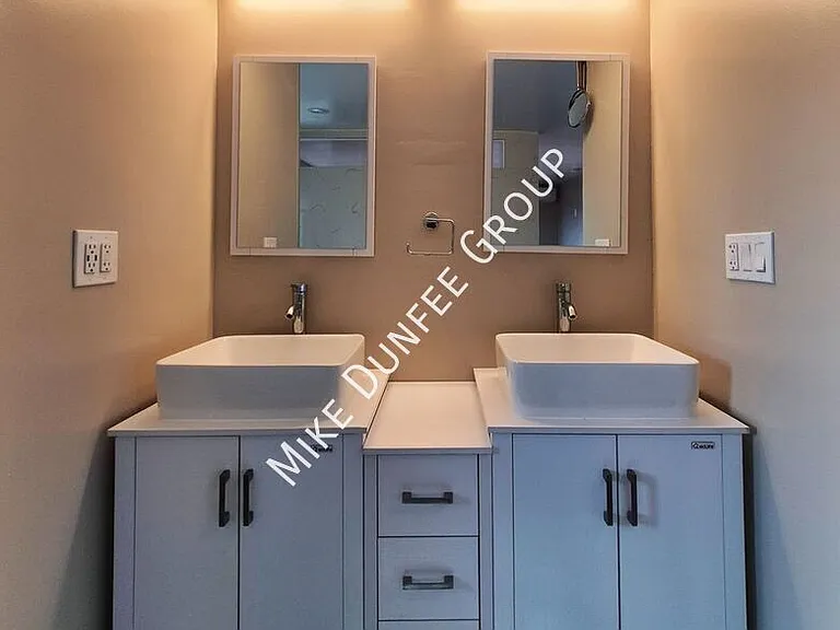 2699 E 20th St #D — Photo 22