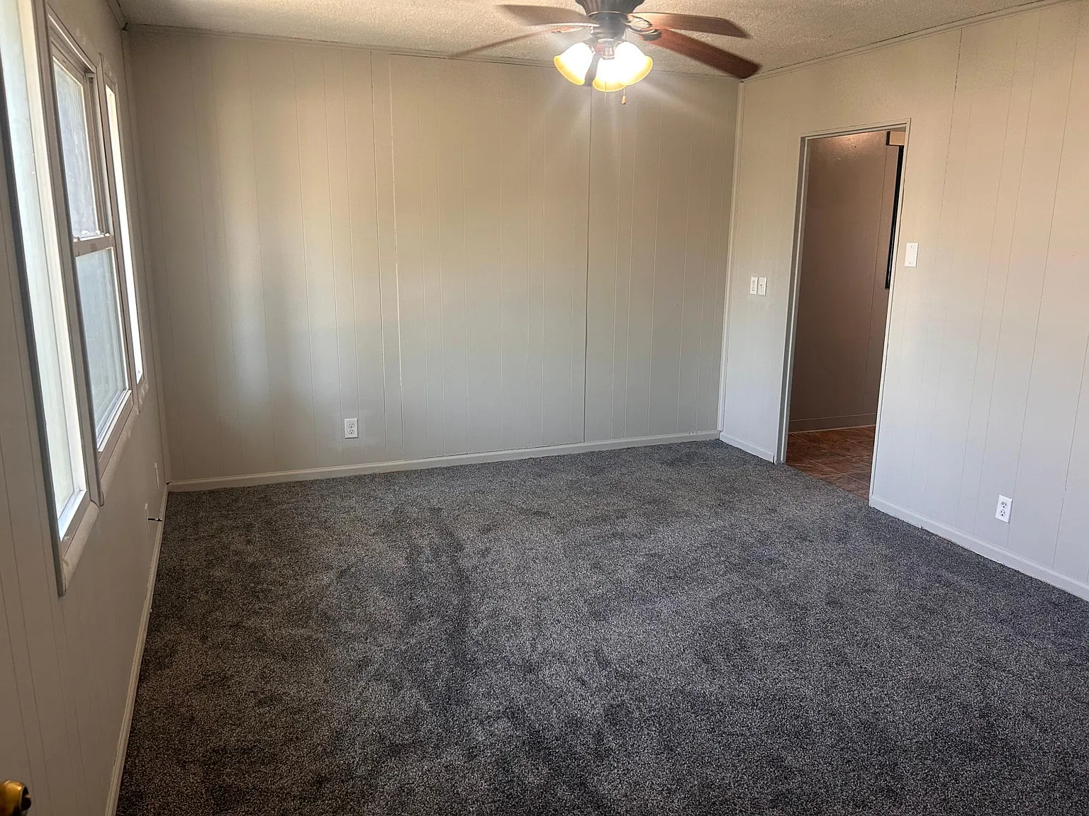 2142 Pine St — Photo 2