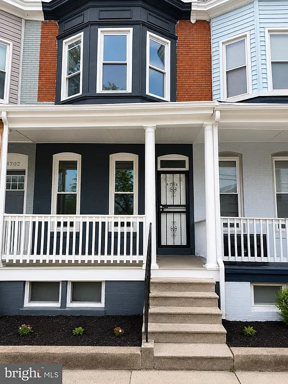 3 bed, 1.5 bath, 2006 sqft, $1,700 — Photo 1