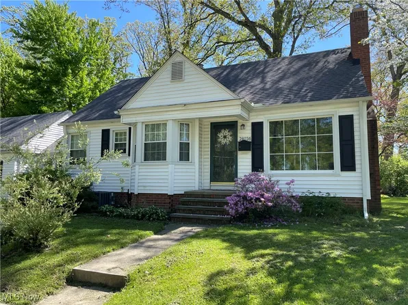28036 W Oakland Rd, Bay Village, OH 44140