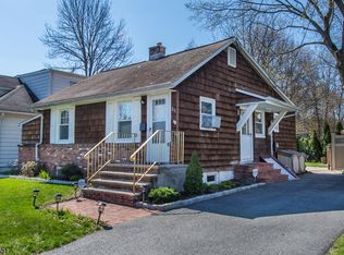 21 Poplar St, Bloomingdale, NJ 07403