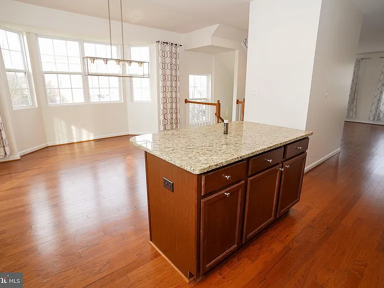 7810 Quidditch Ln — Photo 6