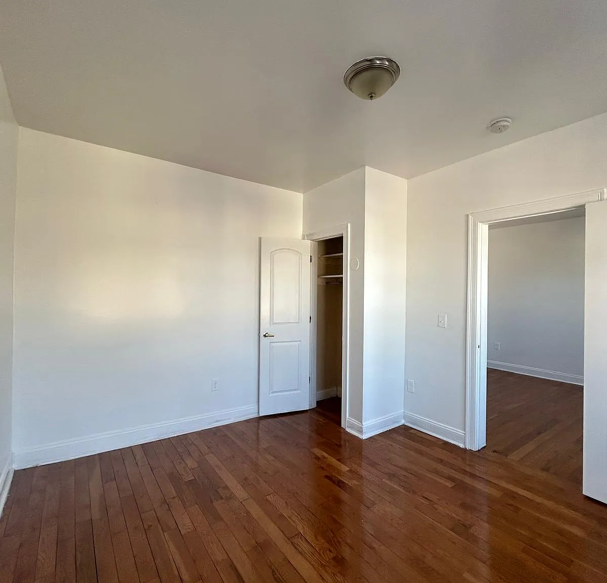 2 bed, 800 sqft, $2,000 — Photo 2