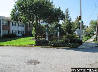 72 Santa Barbara Dr, Plainview, NY