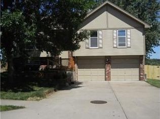 109 Prairie Rose Cir, Smithville, MO 64089