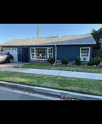 4th image of 16 Louie Ave