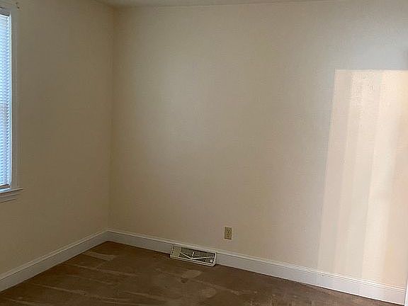 4th image of 123 Greyson St