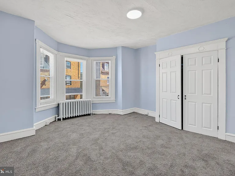 136 N Farson St — Photo 10