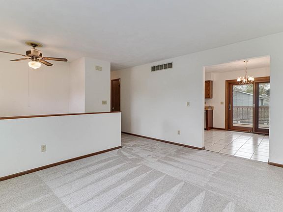 3rd image of 2102 Woodhavens Dr