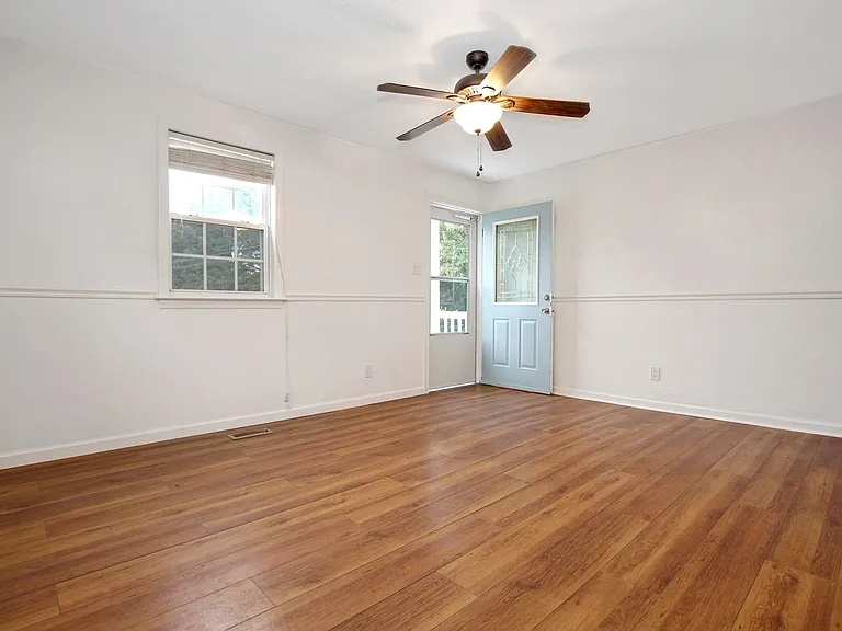 414 Wakefield Ave — Photo 5