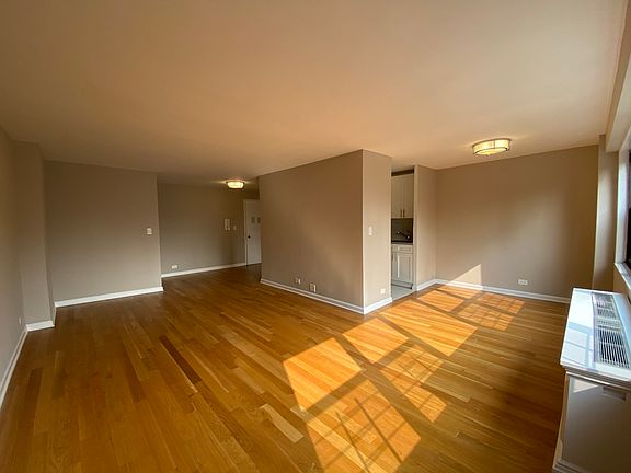 3rd image of 305 E 86th St APT 4hw