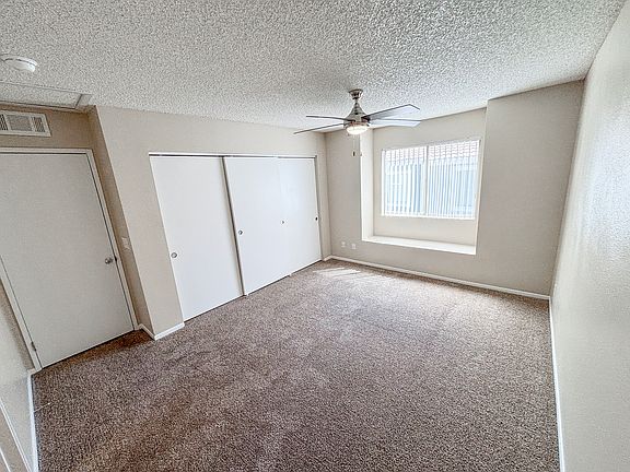 2 bedroom - 2 bathroom apartment:
- main bedroom with window seat and ceiling fan light