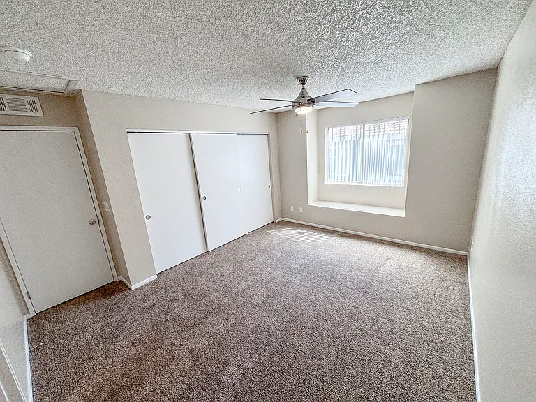 2 bedroom - 2 bathroom apartment:
- main bedroom with window seat and ceiling fan light