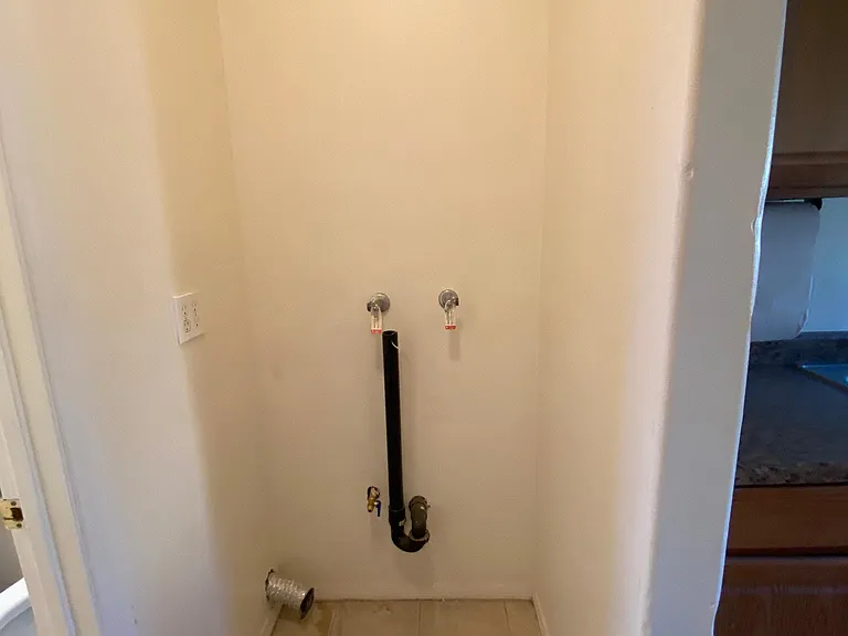 8786 La Salle St — Photo 10