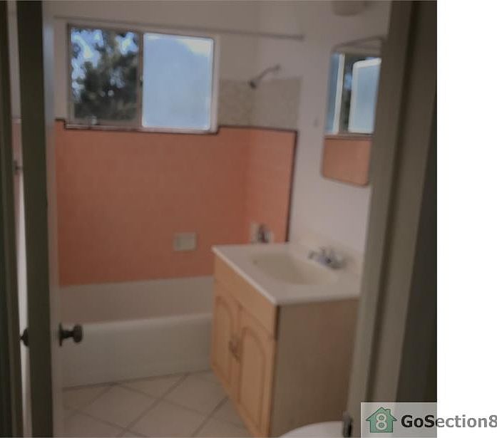 2nd image of 1714 Grove St APT 21