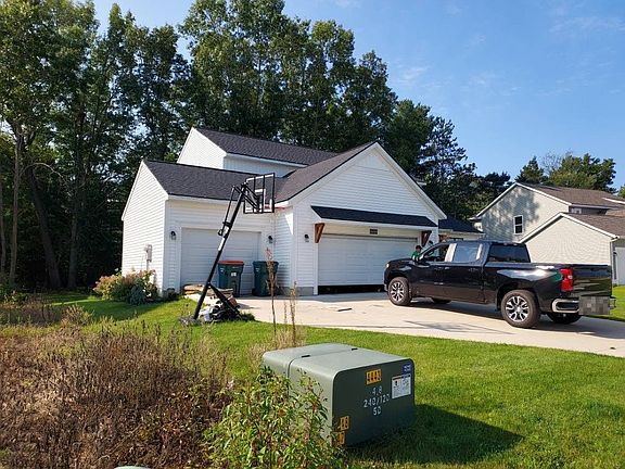 3rd image of 14488 Windway Dr