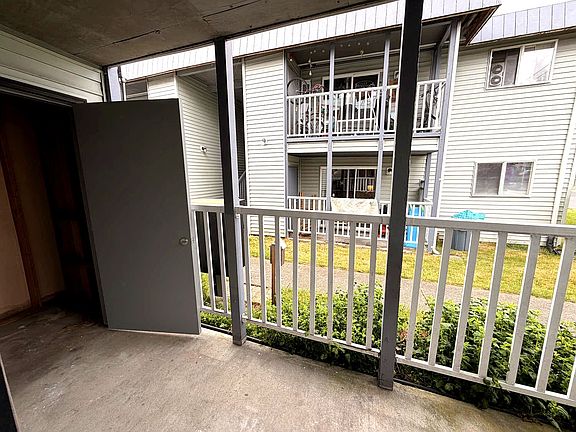5th image of 4006 S Lawrence St APT 1