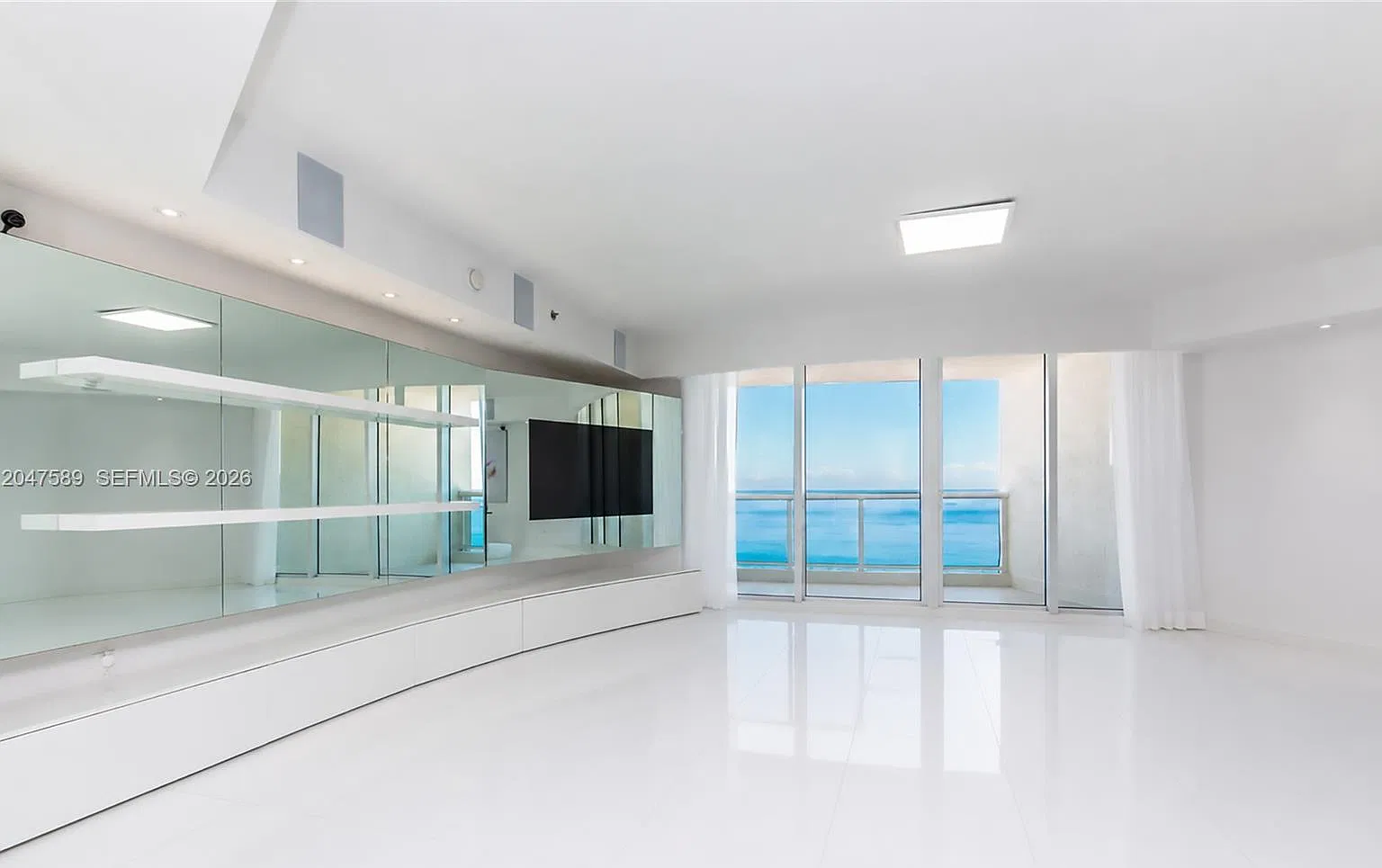 17201 Collins Ave — Photo 3