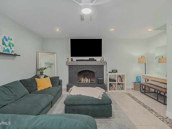 5th image of 2927 E EL MORO Avenue