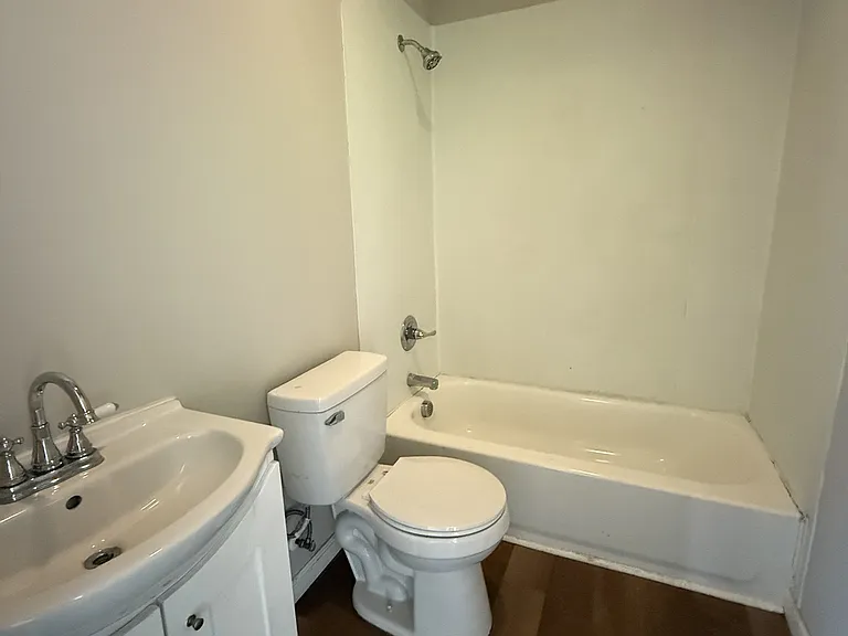 1645 Woodland Ave SW — Photo 8