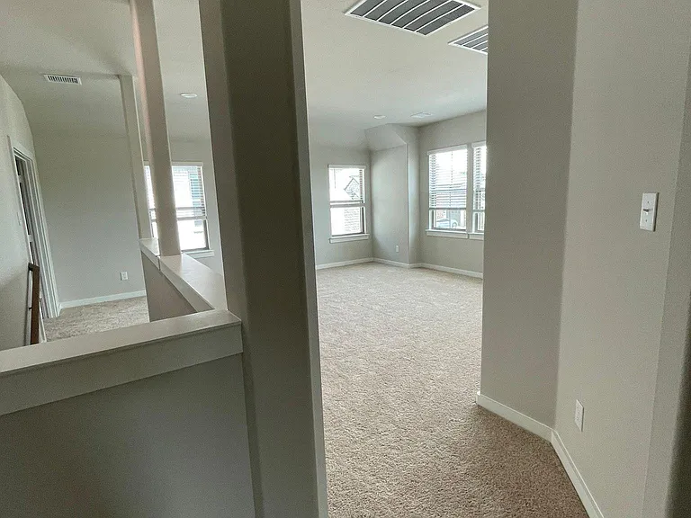 1101 Mahogany Dr — Photo 29