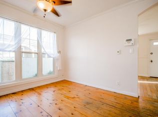 208 2nd St, Elgin, IL 60123