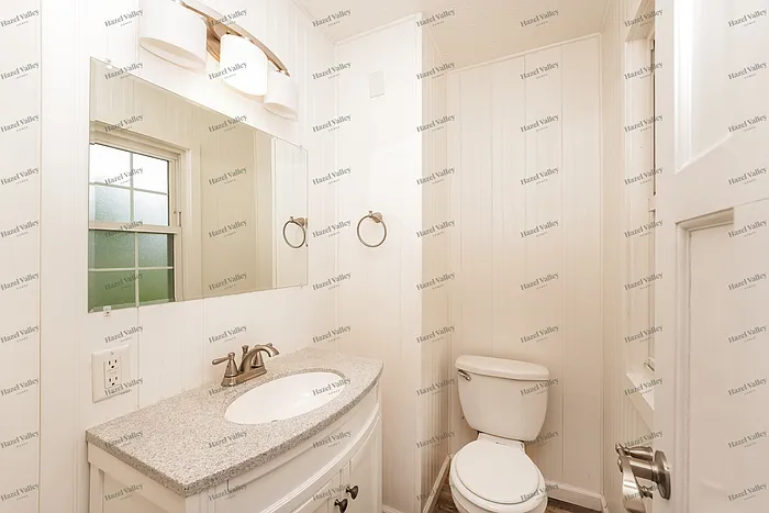394 N Hawkins Ave — Photo 12