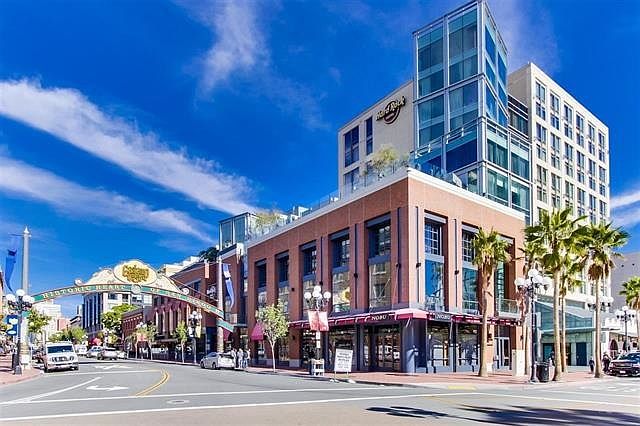 1st image of 207 5th Ave #558