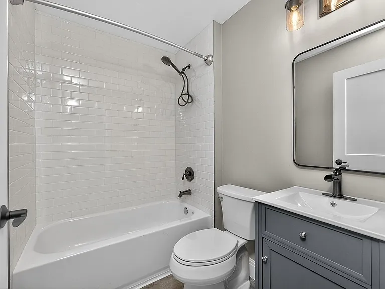 2090 Como St #2090 — Photo 11