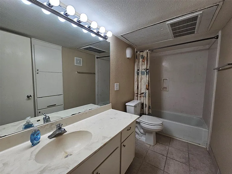 12600 Melville Dr #321B — Photo 11