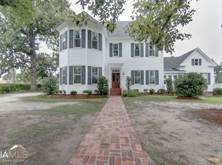 305 1st St SE, Cairo, GA 39828