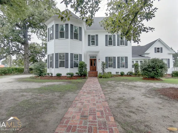 305 1st St SE, Cairo, GA 39828