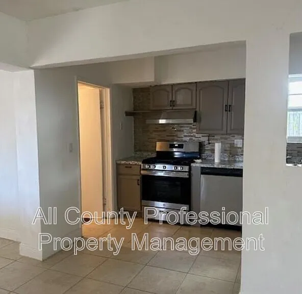 7891 Sheridan St — Photo 15