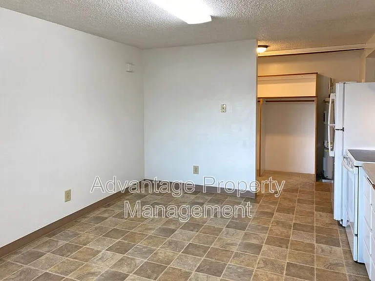 975 NW Garfield Ave #1 — Photo 23