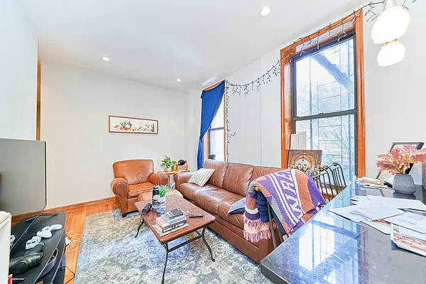 Rented by Living New York | media 12