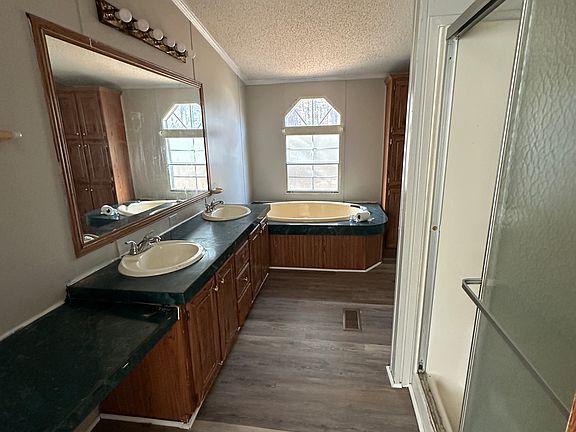 4th image of 344 Nicole Dr