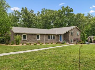 220 Lakewood Dr, Tullahoma, TN 37388