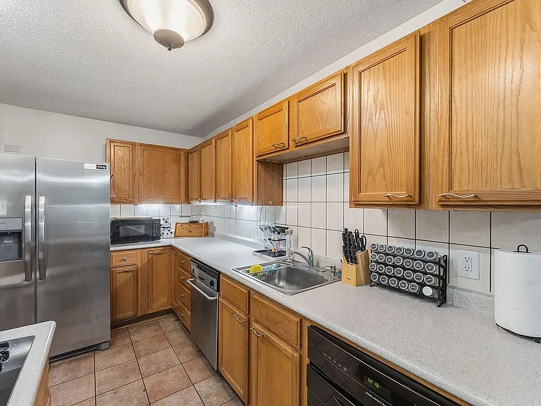 1645 Hickory Ln #1 — Photo 10