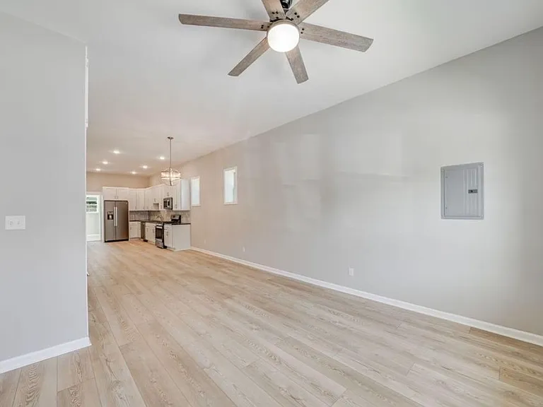 718 Henry Firpo St — Photo 12