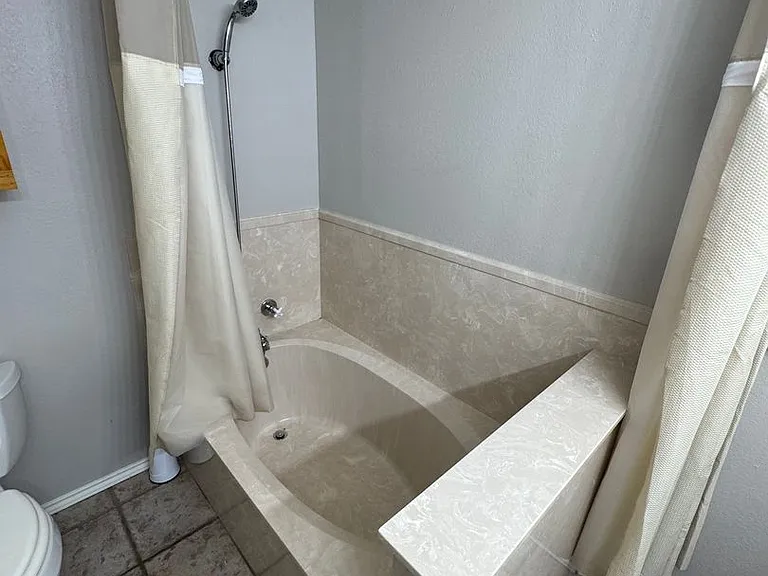 8174 FM 1402 — Photo 10