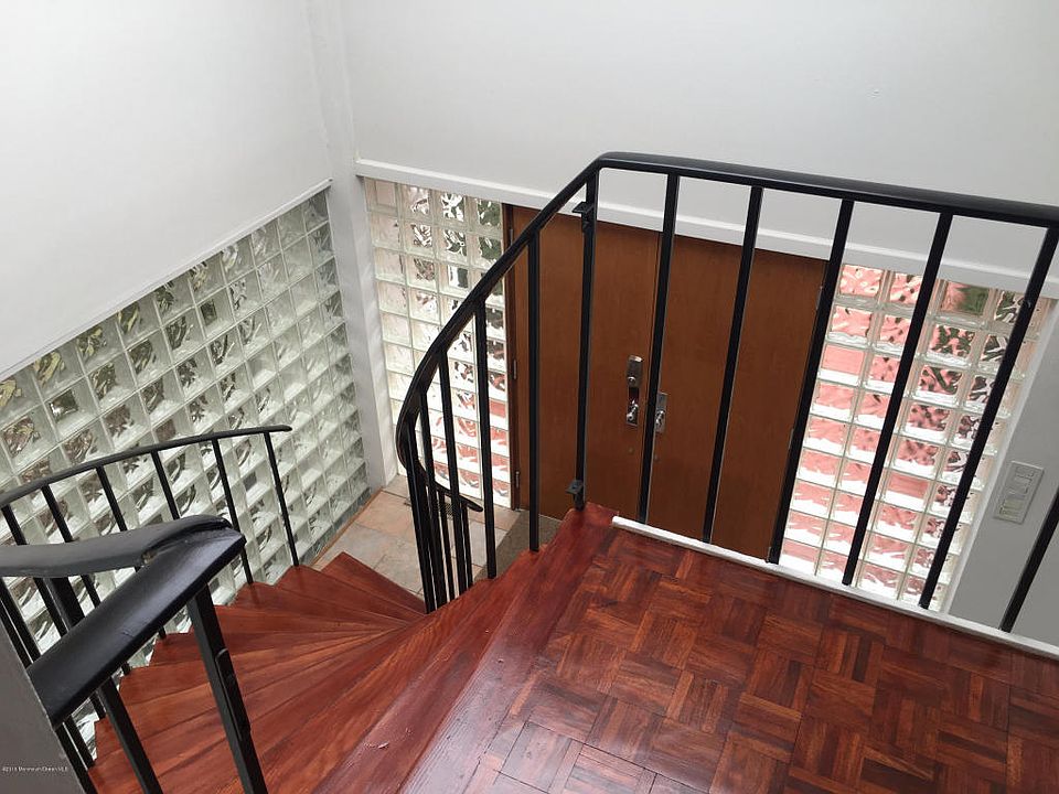 2 Dickinson Ave, Toms River, NJ 08753 Zillow